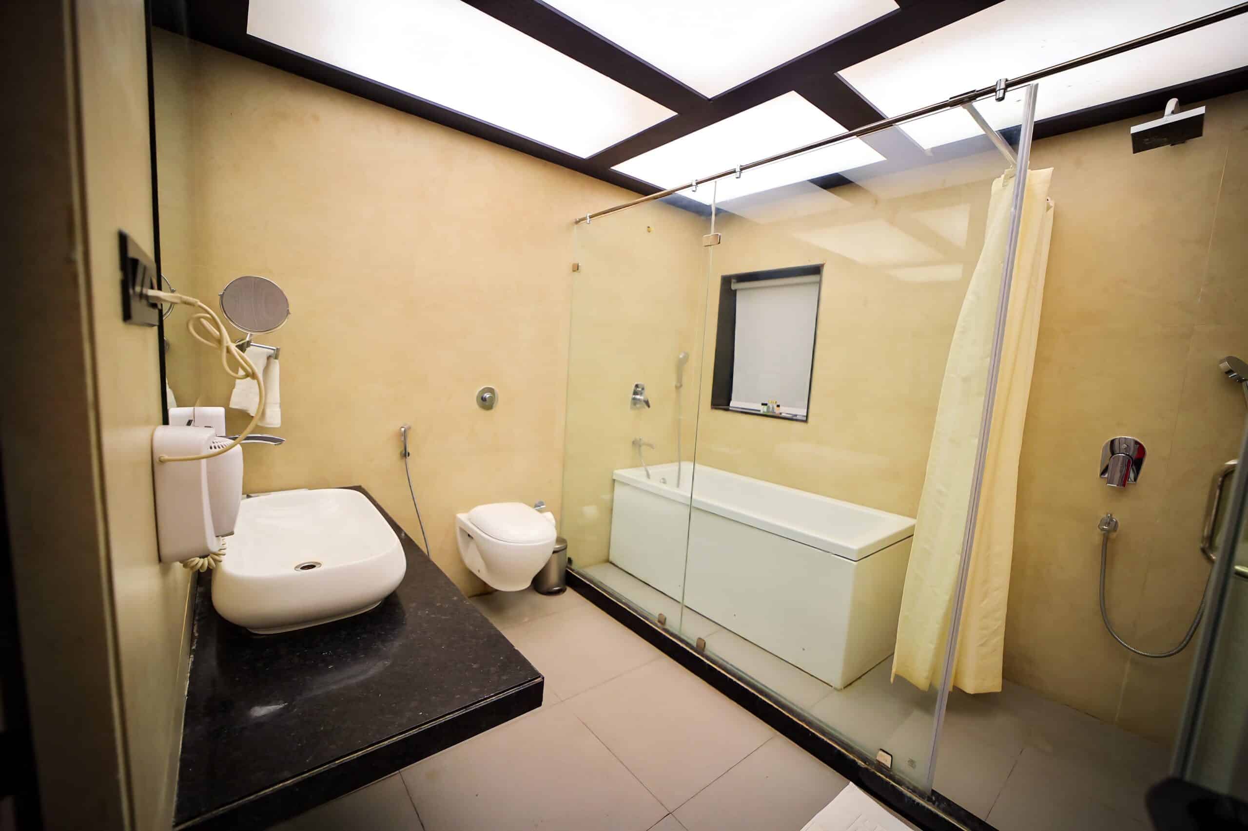 Royal Room - Washroom The Samilton Hotel