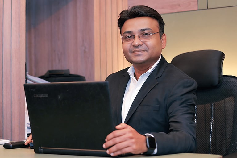 Shakir - General Manager - The Samilton
