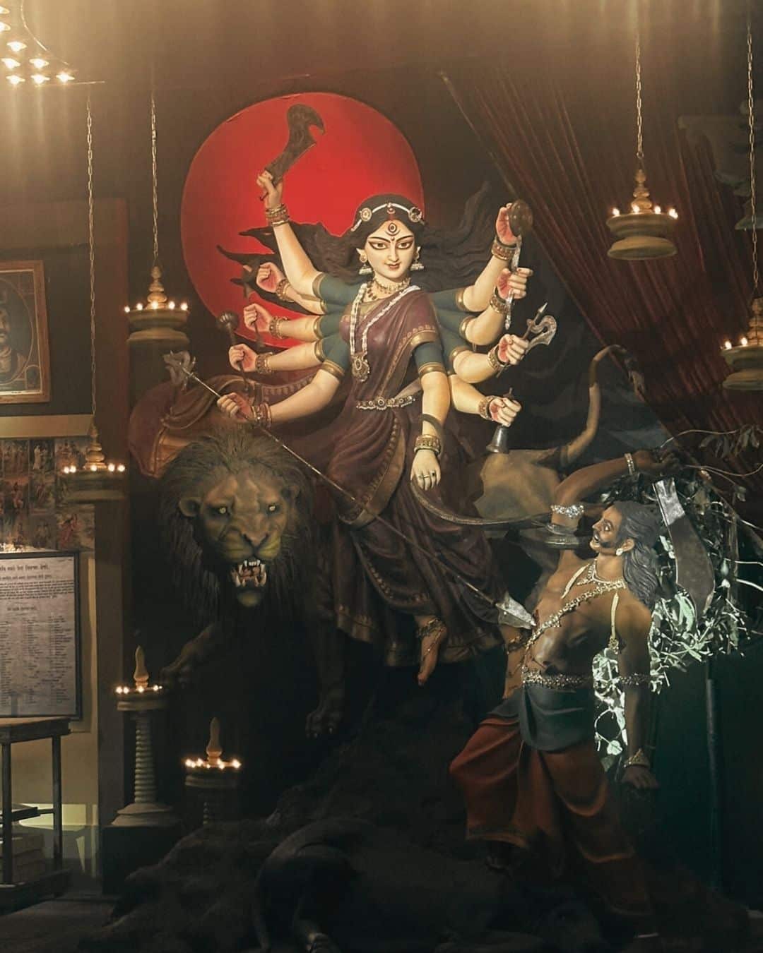 durga-mahishasura-mardini-pandal-kolkata-2025.jpg